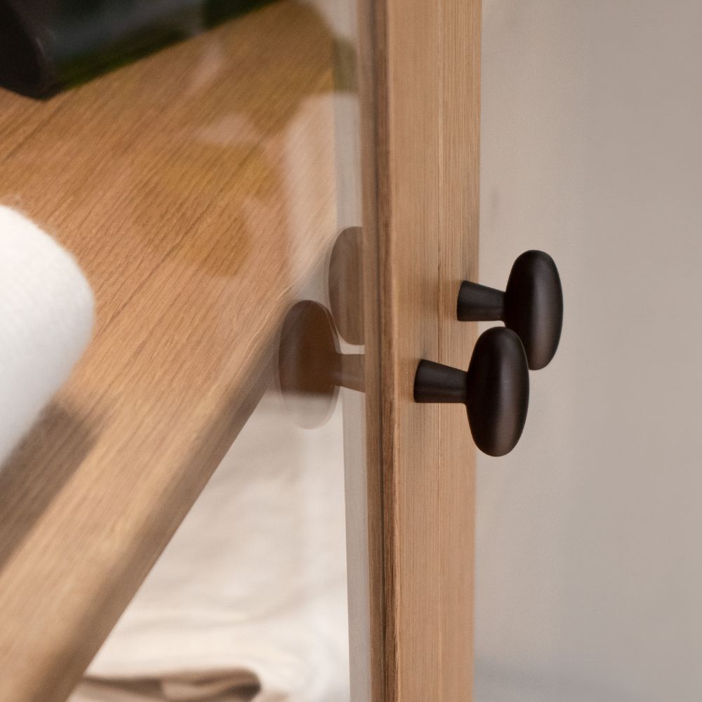 Bouton T Oliver - Laiton Bruni